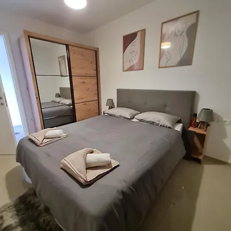 Apartman Minami Banjole Exterior photo